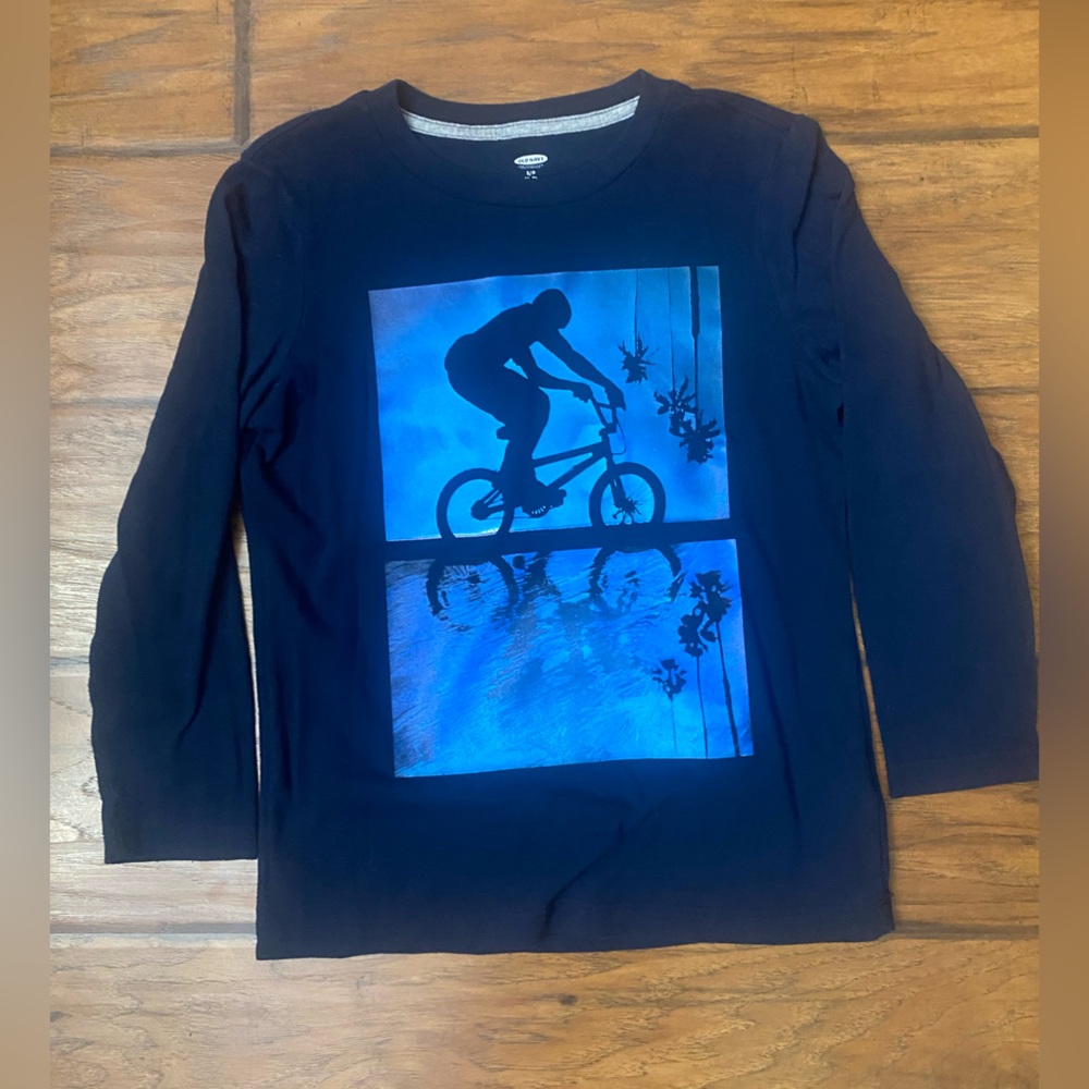 Title: Boys Size 8 Navy Blue BMX Graphic Long Sleeve Tee